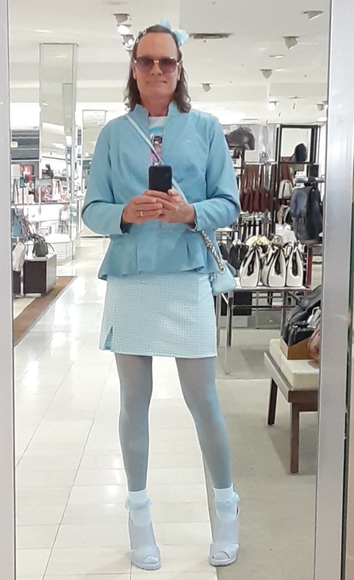 Complete Outfits - Picture 3 of 16